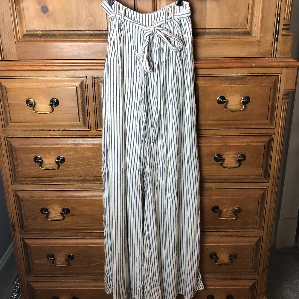 American Eagle Outfitters Wide Leg Striped Pants with Belt